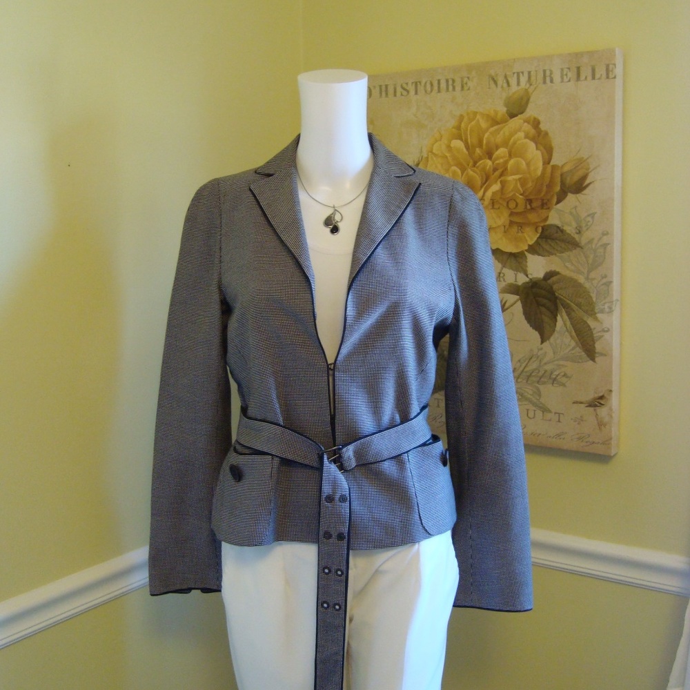 Akris Short Belted Jacket in Black & White